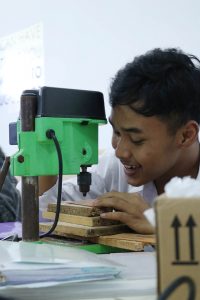 Rangkaian Transitor dan Analog