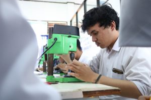 Rangkaian Transitor dan Analog