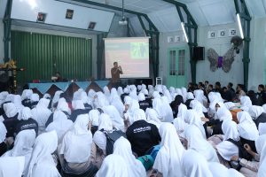 Kunjungan Rektor ke Smada